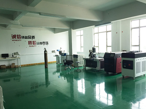 生產(chǎn)車(chē)間